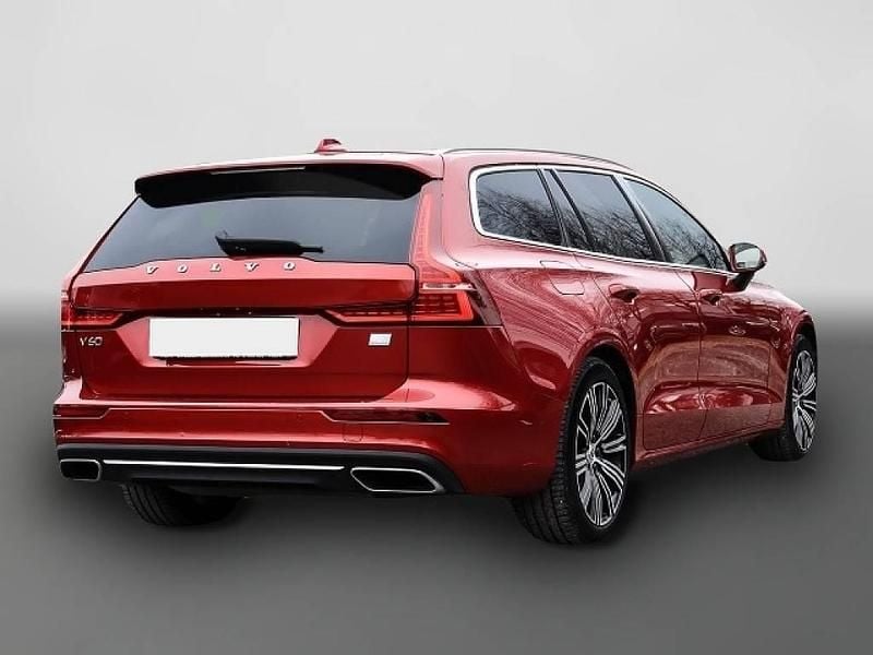 Gebraucht Volvo V60 Core 398 PS (292 kW) 2022 Rot Kombi