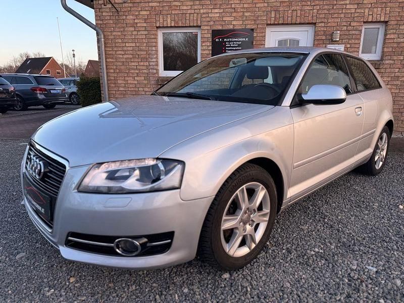 Gebraucht Audi A3 Attraction 125 PS (91 kW) 2010 Silber Kleinwagen