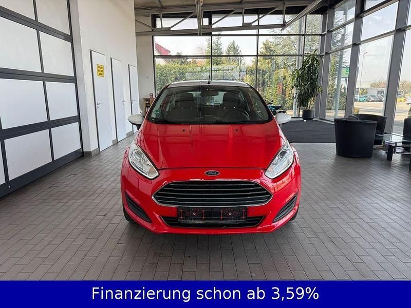 Gebraucht Ford Fiesta Trend 80 PS (58 kW) 2016 Rot Kleinwagen