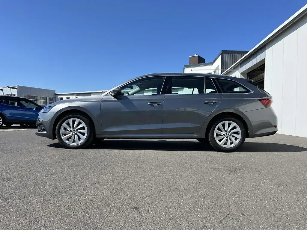 Gebraucht Skoda Octavia Style 150 PS (110 kW) 2024 Graphitegrau Kombi
