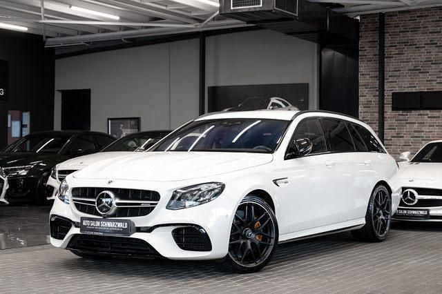 Weiß Gebraucht 2017 Mercedes E63 AMG AMG Limousine | 64.990 € (Fairer Preis) - Bild 1/4
