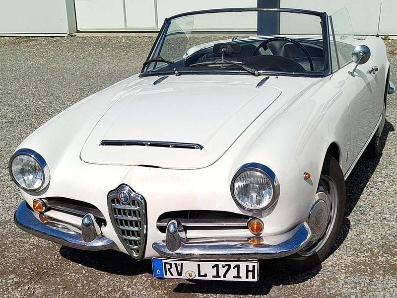 Weiß Gebraucht 1968 Alfa Romeo Giulia Spider Cabrio | 33.000 € - Bild 1/4