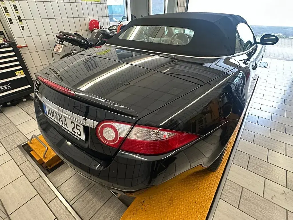 Gebraucht Jaguar XK 258 PS (189 kW) 2008 Schwarz Cabrio