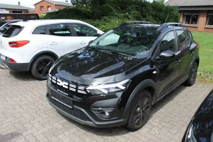 Gebraucht Dacia Sandero Expression 91 PS (66 kW) 2024 Schwarz SUV