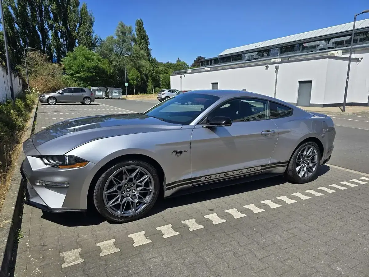 Gebraucht Ford Mustang Premium 317 PS (233 kW) 2021 Grau Coupé