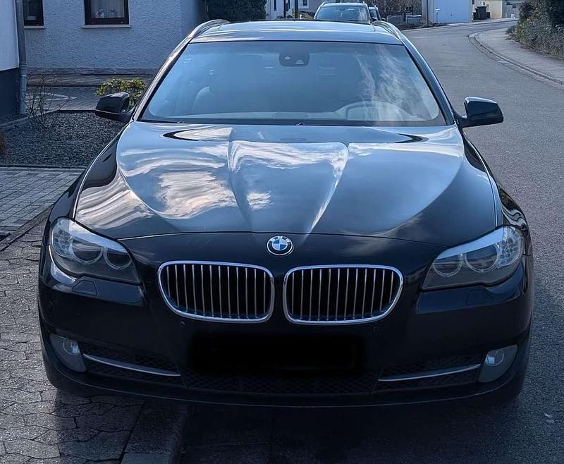 Schwarz Gebraucht 2010 BMW 520 Kombi | 6.900 € (Fairer Preis) - Bild 1/4
