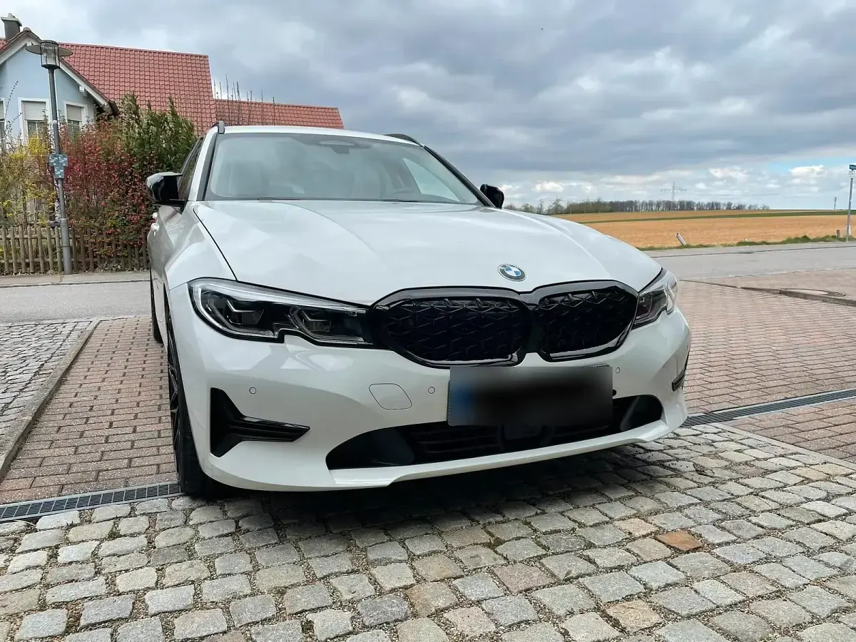 Gebraucht BMW 320 Advantage 190 PS (139 kW) 2020 Weiß Kombi