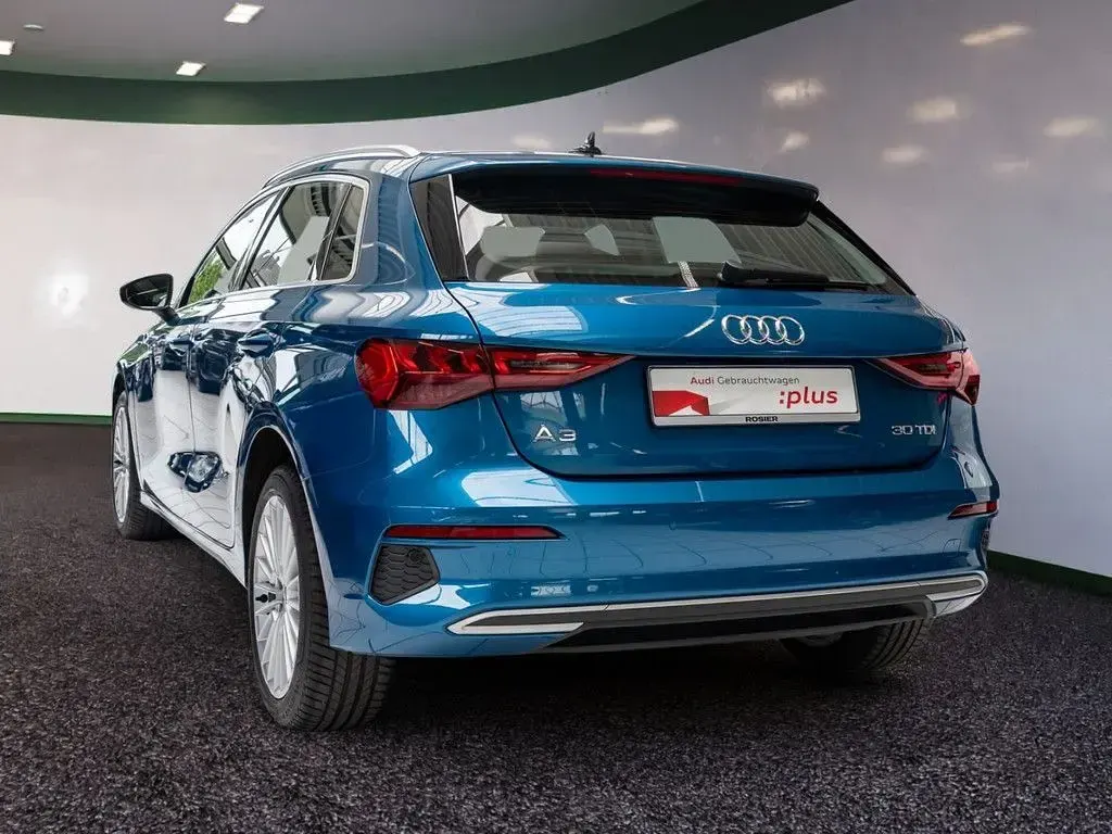 Gebraucht Audi A3 Advanced 116 PS (85 kW) 2022 Atollblau metallic Limousine