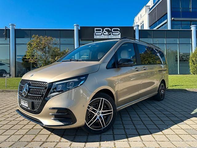 Lackfarbe kalaharigold metalli Gebraucht 2025 Mercedes V300 Exclusive Van / Kleinbus | 109.990 € - Bild 1/4