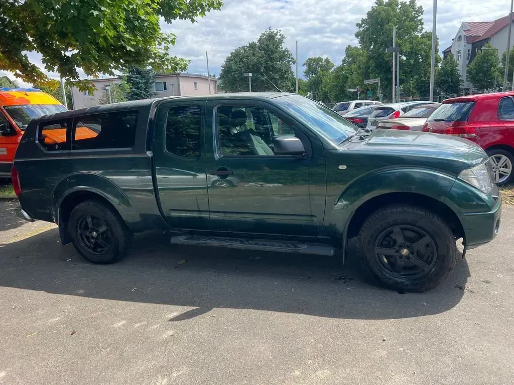 Gebraucht Nissan Navara Premium Edition 174 PS (127 kW) 2006 Grün Pickup