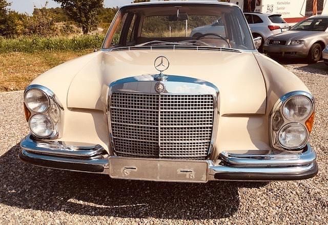 Gebraucht Mercedes S250 129 PS (94 kW) 1966 Beige Limousine