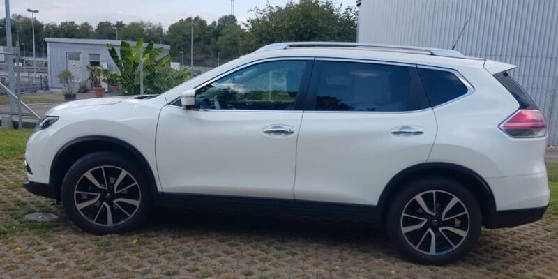 Weiß Gebraucht 2016 Nissan X-Trail Tekna SUV | 13.200 € (Superpreis) - Bild 1/4