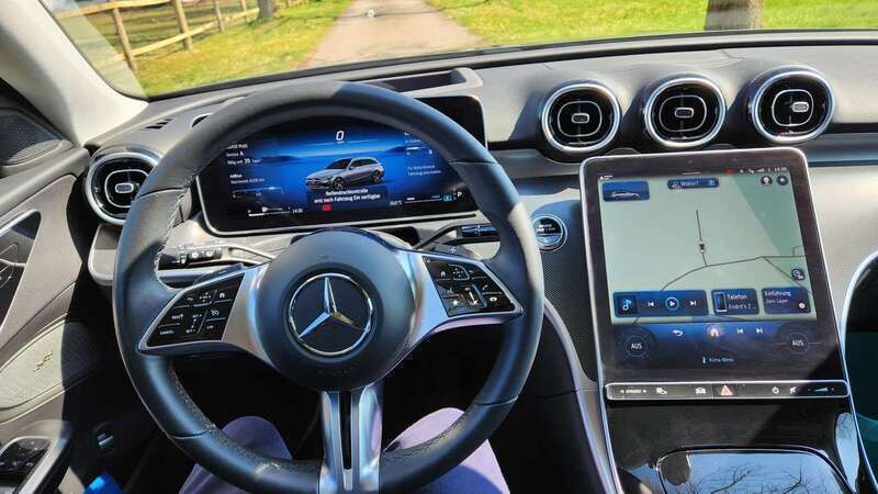 Grau Gebraucht 2022 Mercedes C220 Kombi | 35.900 € (Fairer Preis) - Bild 1/4