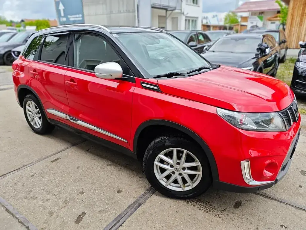 Gebraucht Suzuki Vitara 140 PS (102 kW) 2016 Rot SUV