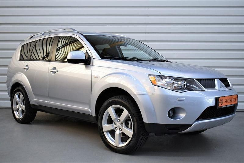 Silber Gebraucht 2008 Mitsubishi Outlander Intense+ SUV | 12.990 € - Bild 1/4