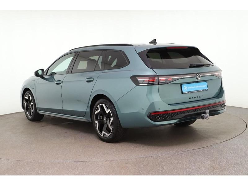Gebraucht VW Passat R-line 177 PS (130 kW) 2025 Kombi