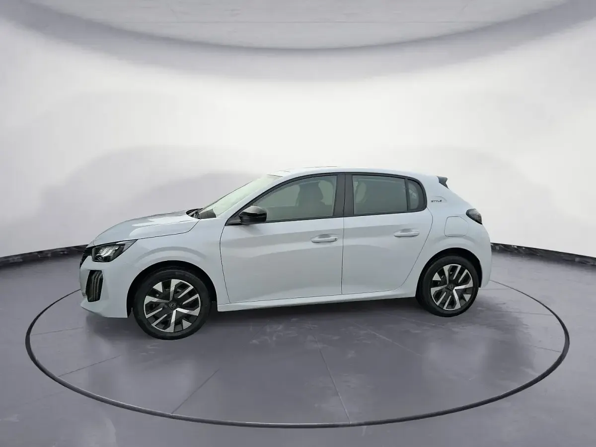 Gebraucht Peugeot e-208 114 kW (156 PS) 2026 Kleinwagen