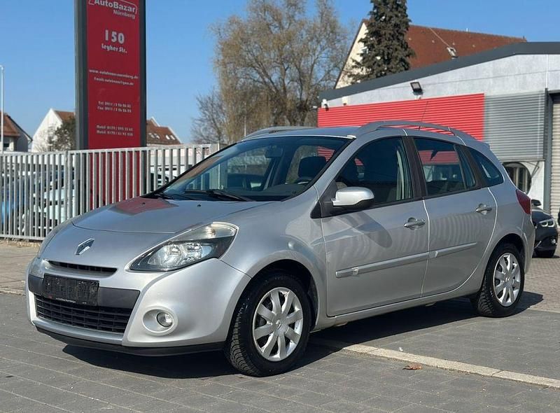 Gebraucht Renault Clio II Dynamique 75 PS (55 kW) 2011 Silber Limousine