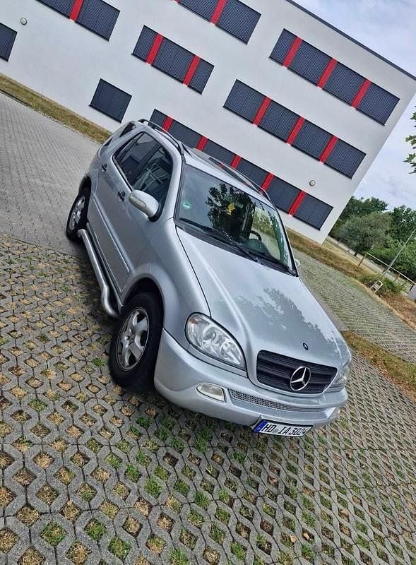 Gebraucht 2003 Mercedes ML270 SUV | 3.150 € - Bild 1/4