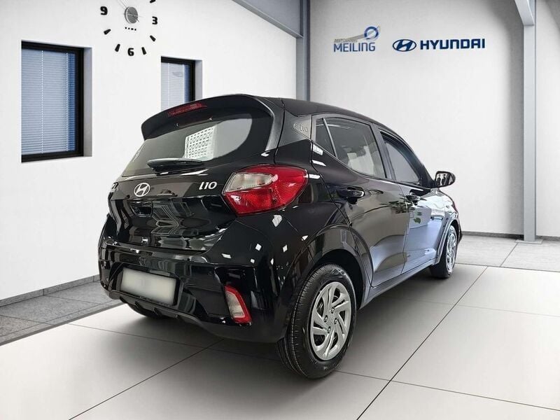 Gebraucht Hyundai i10 Select 63 PS (46 kW) 2025 Phantom black / met Kleinwagen
