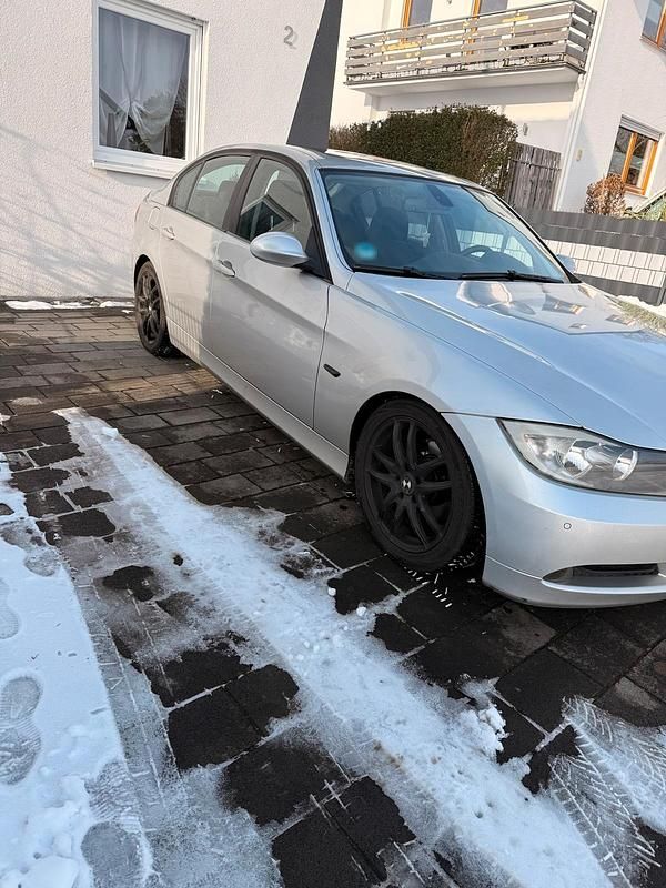 Gebraucht BMW 320 150 PS (110 kW) 2007 Silber Limousine