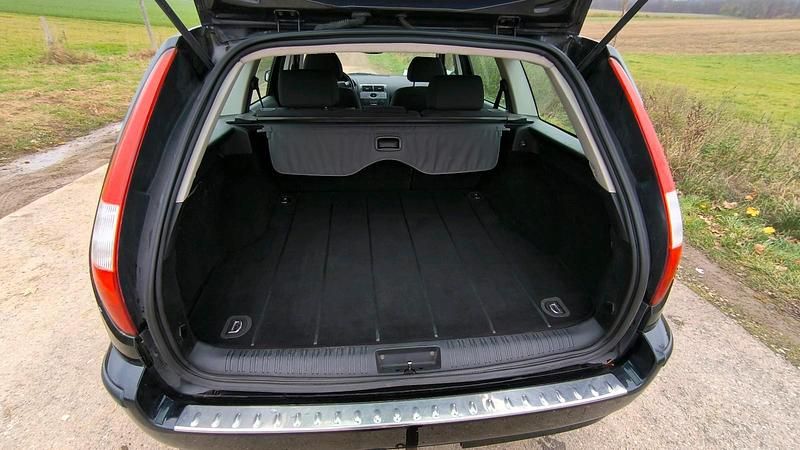 Gebraucht Ford Mondeo 125 PS (91 kW) 2006 Schwarz Kombi