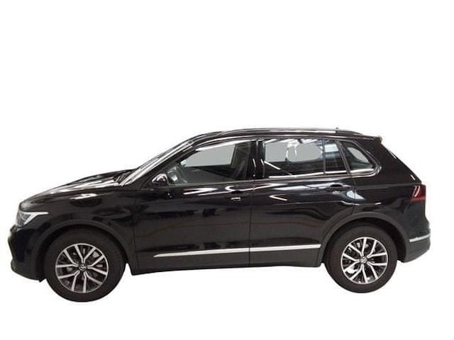 Deep black perleffekt Gebraucht 2024 VW Tiguan Edition SUV | 32.900 € (Superpreis) - Bild 1/4