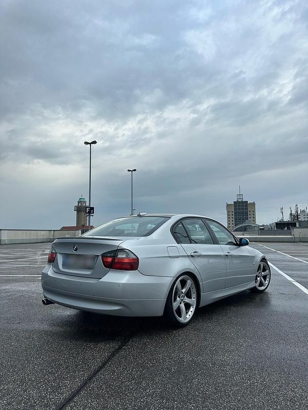Gebraucht BMW 320 150 PS (110 kW) 2006 Silber Limousine