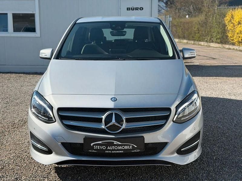 Gebraucht Mercedes B220 184 PS (135 kW) 2017 Silber Van / Kleinbus