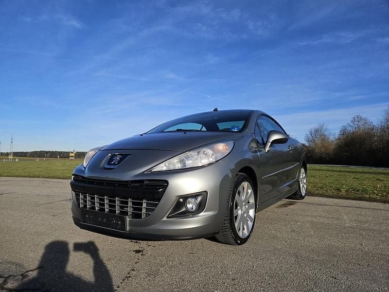 Gebraucht Peugeot 207 CC 120 PS (88 kW) 2013 Silber Cabrio