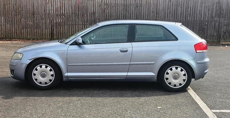 Gebraucht Audi A3 Sport 105 PS (77 kW) 2004 Blau Kleinwagen