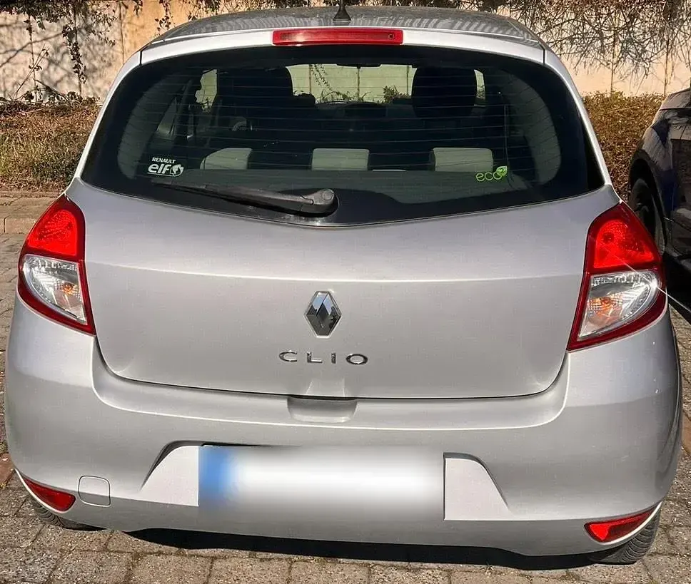 Gebraucht Renault Clio 75 PS (55 kW) 2010 Silber Kleinwagen