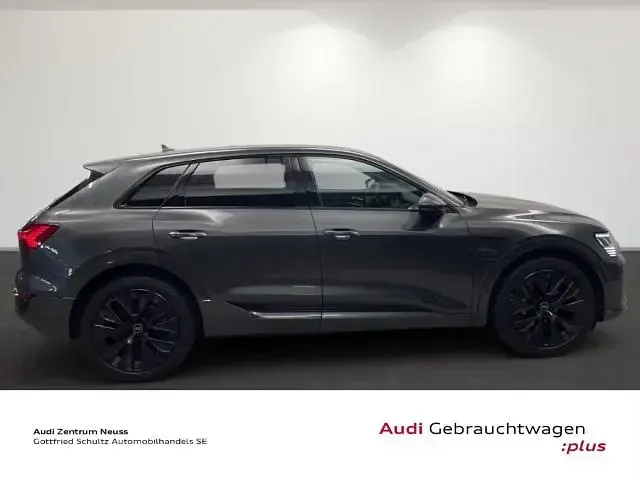 Gebraucht Audi Q8 e-tron S-Line 250 kW (340 PS) 2023 Grau SUV