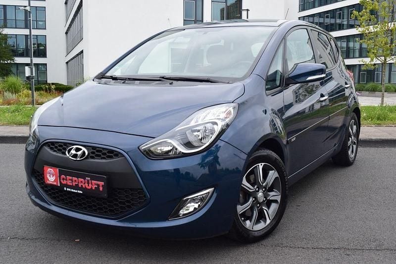 Blau Gebraucht 2017 Hyundai ix20 Van / Kleinbus | 9.999 € (Fairer Preis) - Bild 1/4