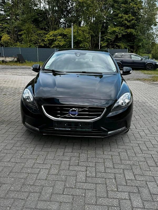 Schwarz Gebraucht 2014 Volvo V40 Kombi | 12.800 € (Etwas zu teuer) - Bild 1/4