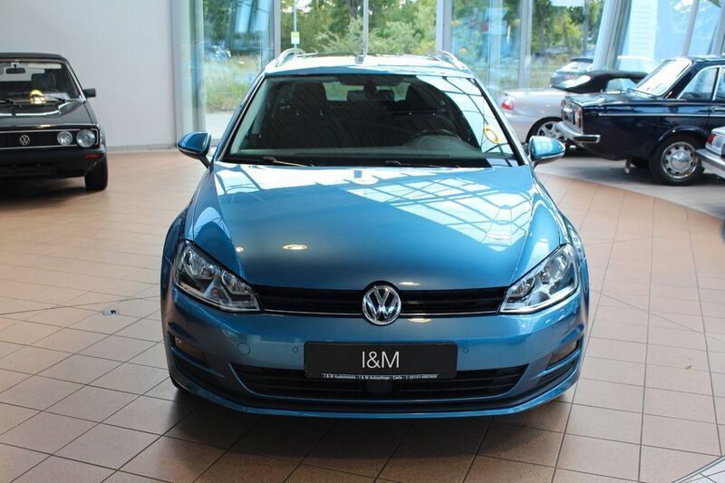 Blau Gebraucht 2015 VW Golf VII Cup Kombi | 12.990 € (Fairer Preis) - Bild 1/4