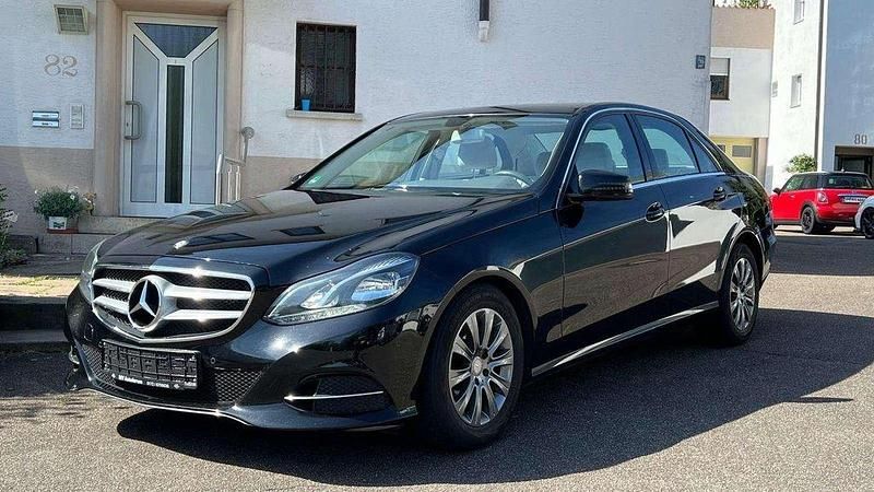 Gebraucht Mercedes E200 136 PS (100 kW) 2015 Schwarz  unilack Limousine