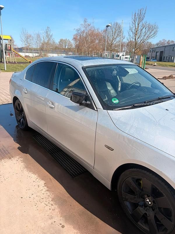 Gebraucht BMW 530 231 PS (169 kW) 2006 Silber Limousine