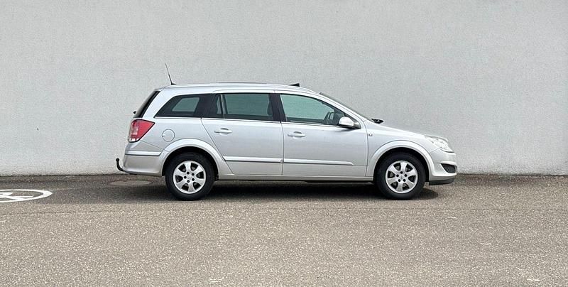 Gebraucht Opel Astra 90 PS (66 kW) 2007 Silber Kombi
