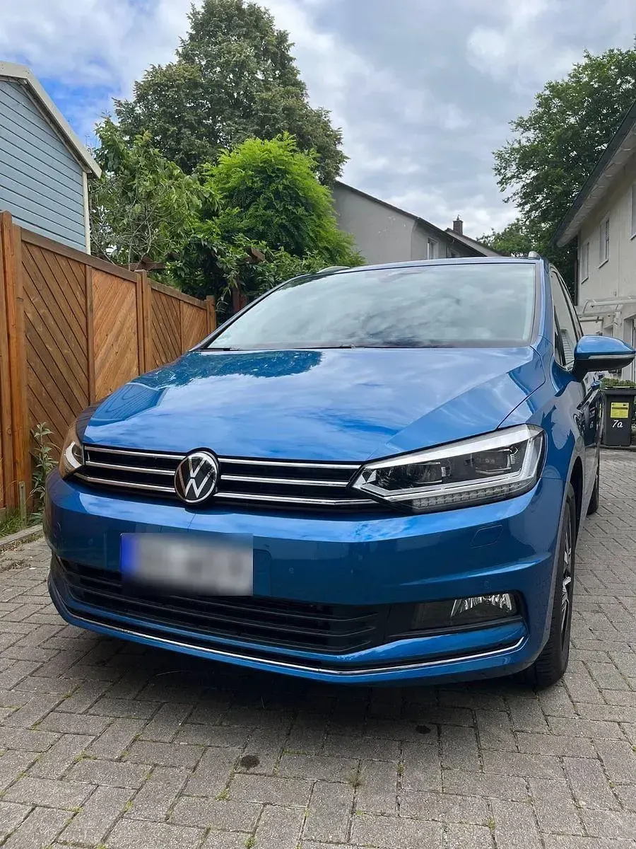 Gebraucht VW Touran Highline 150 PS (110 kW) 2020 Blau Van / Kleinbus