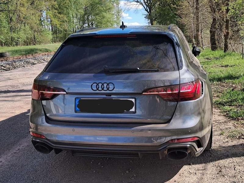 Gebraucht Audi RS4 Competition 450 PS (330 kW) 2024 Grau Kombi