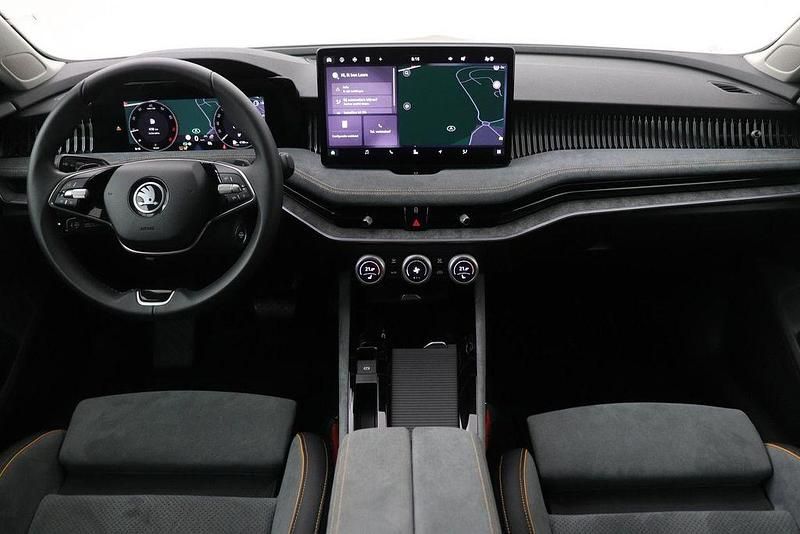 Gebraucht Skoda Superb First Edition 150 PS (110 kW) 2025 Blau Limousine