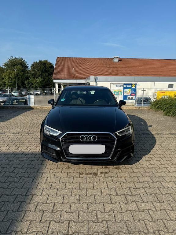 Schwarz Gebraucht 2019 Audi A3 Design Limousine | 24.500 € (Etwas zu teuer) - Bild 1/4