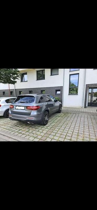 Gebraucht Mercedes GLC300 AMG line 245 PS (180 kW) 2018 SUV