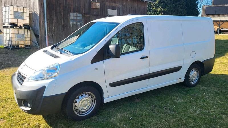Gebraucht Peugeot Expert 130 PS (95 kW) 2012 Weiß Van