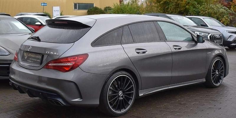 Gebraucht Mercedes CLA45 AMG AMG 381 PS (280 kW) 2020 Mountaingrau Kombi
