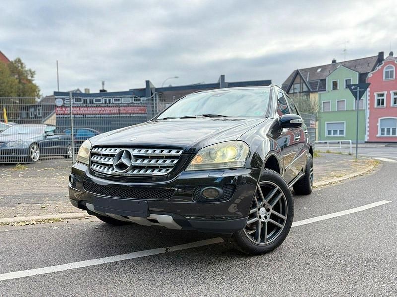 Schwarz Gebraucht 2007 Mercedes ML320 Avantgarde SUV | 6.590 € (Fairer Preis) - Bild 1/4
