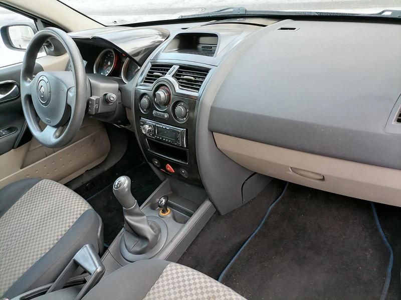 Gebraucht Renault Mégane II 113 PS (83 kW) 2004 Schwarz Limousine