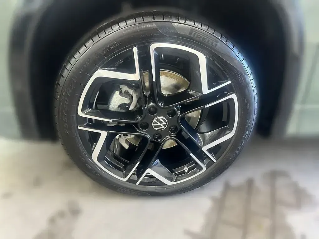 Gebraucht VW Tayron R-line 193 PS (141 kW) 2025 Cipressinogrün metallic SUV