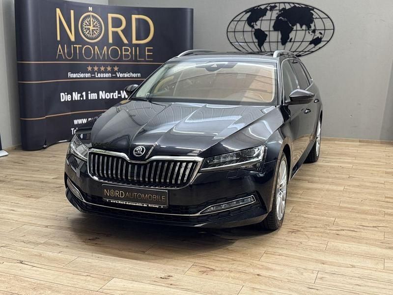 Schwarzmagic perlef (metallic) Gebraucht 2020 Skoda Superb Style Kombi | 25.799 € (Fairer Preis) - Bild 1/3